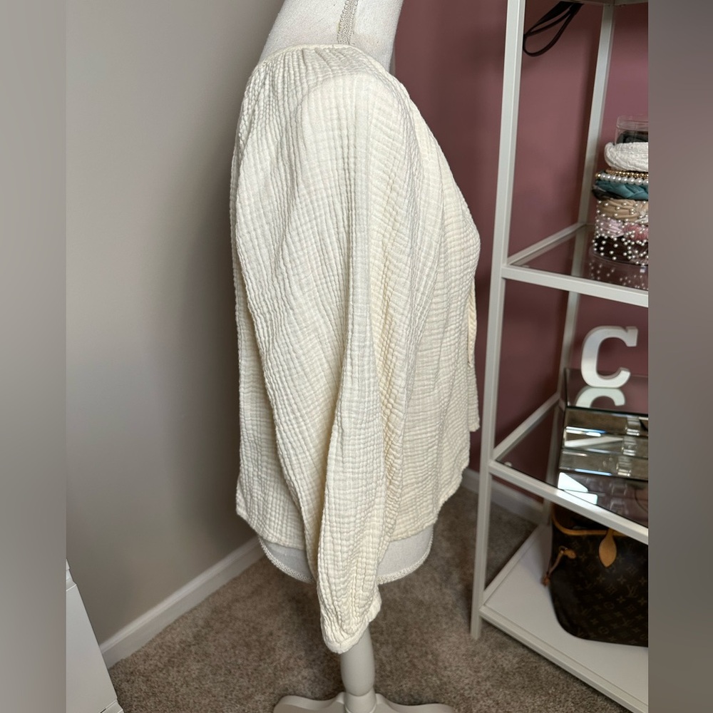 Universal Thread Cream Textured Blouse - Picture 5 of 8